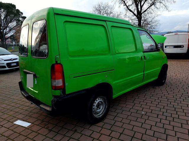NISSAN Vanette Cargo 2.3 diesel cat Furgone Marciante