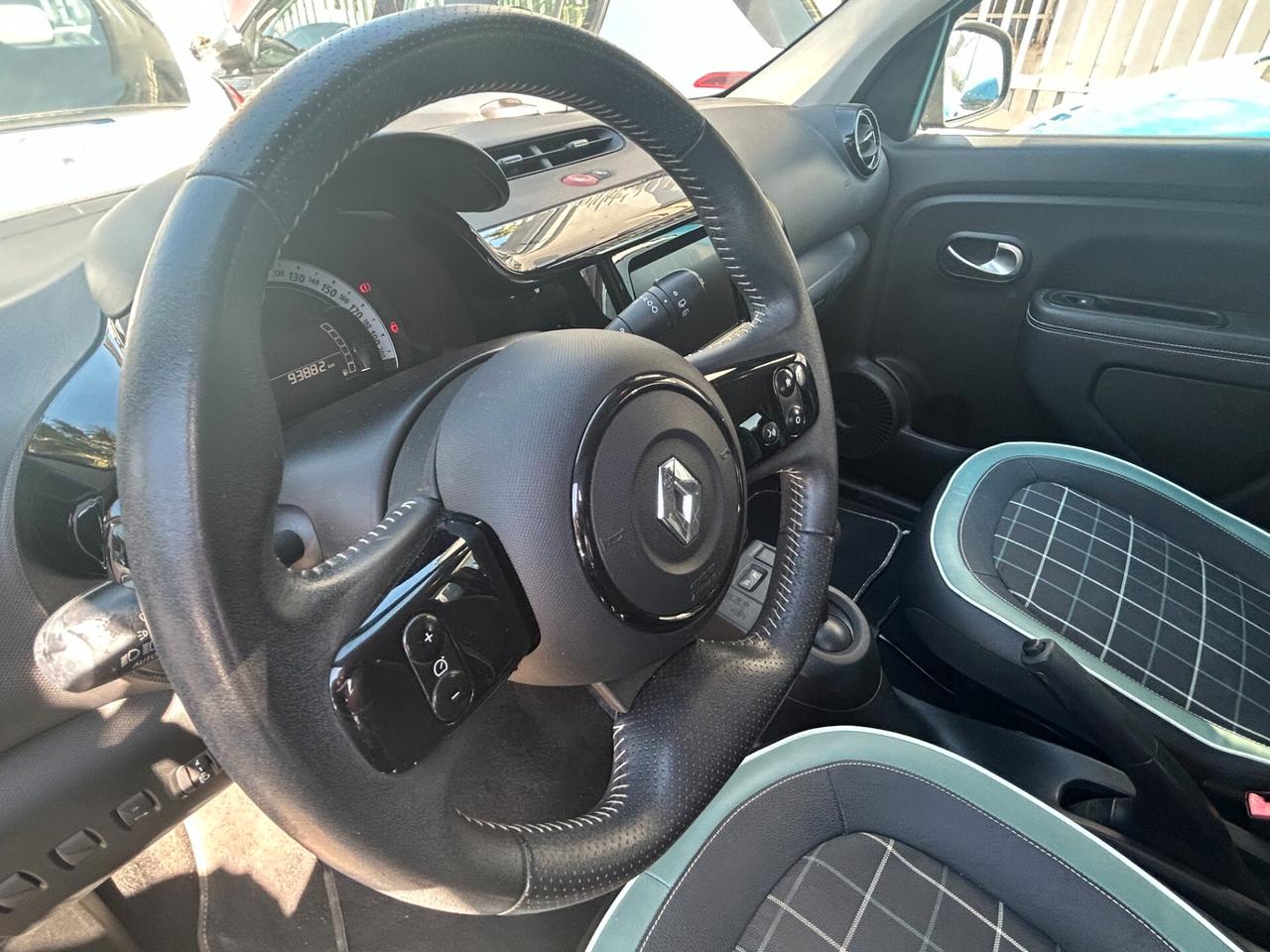 Renault Twingo SCe EDC La Parisienne
