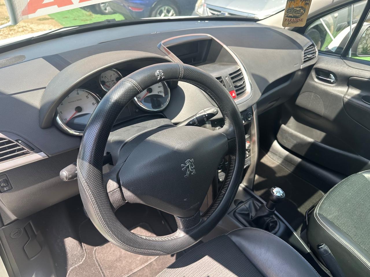 Peugeot 207 1.4 benzina 2011