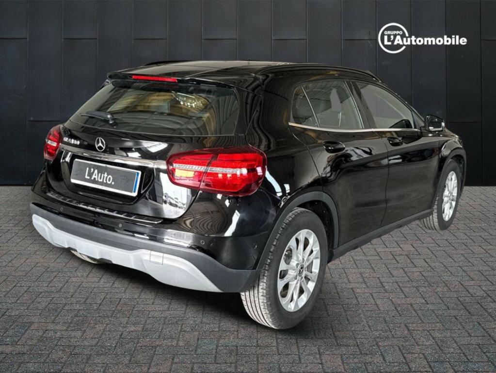 Mercedes GLA 180 180 Business 7G-DCT