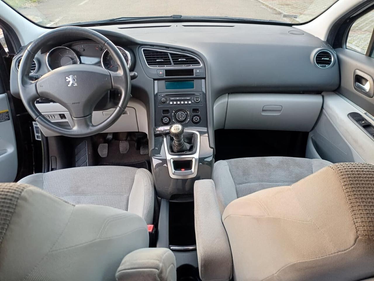 Peugeot 5008 1.6 HDi 112CV Féline