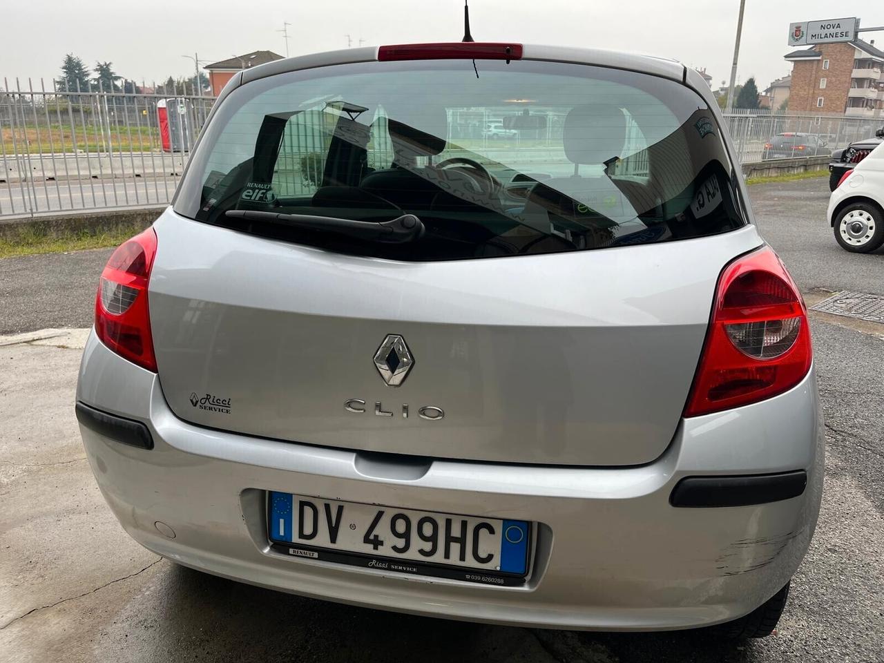 Renault Clio 1.2 16V 3 porte Rip Curl OK NEOPATENTATI