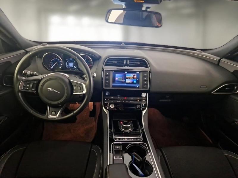 JAGUAR XE 2.0D 180cv R-SPORT AUTO 4 PORTE BERLINA