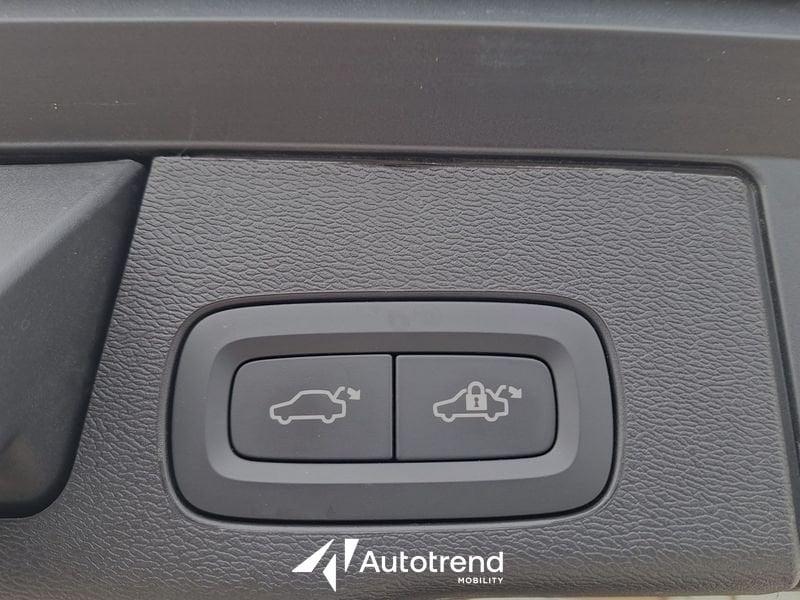 Volvo XC60 B5 250+14 CV AWD Automatica Mild Hybrid Plus Dark