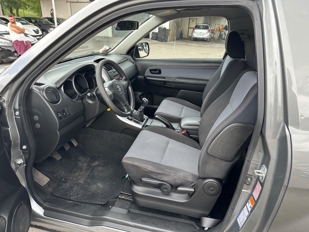 Suzuki Grand Vitara 1.9 3 porte grandinata