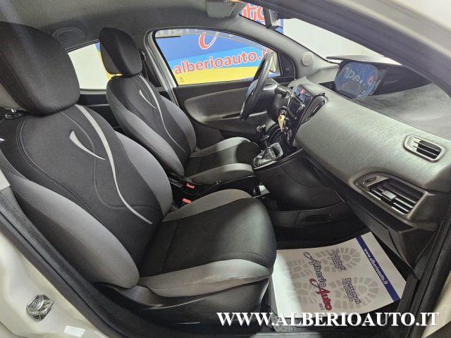 LANCIA Ypsilon 1.2 69 CV 5 porte Silver