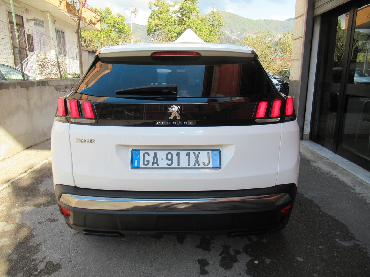 Peugeot 3008 BlueHDi 130 S&S Business