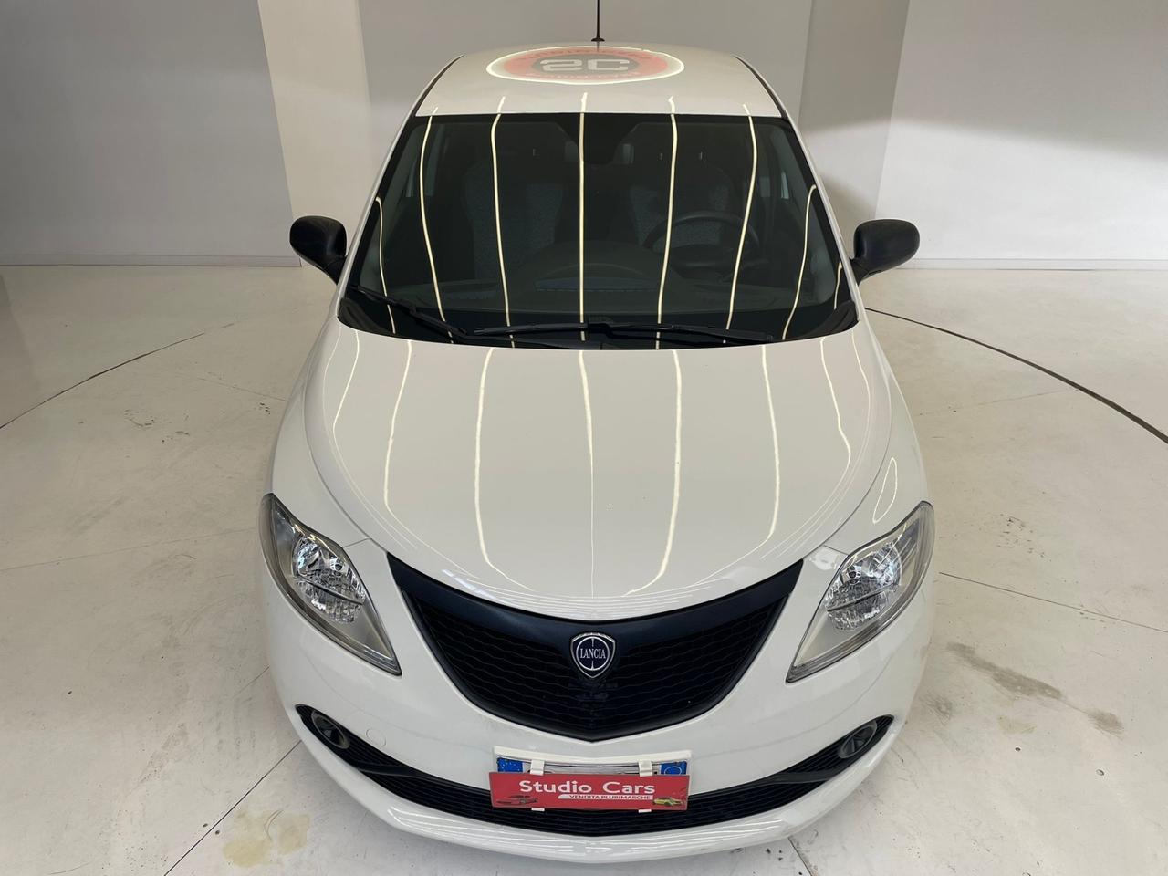 Lancia Ypsilon 1.0 FireFly Hybrid Ecochic Gold