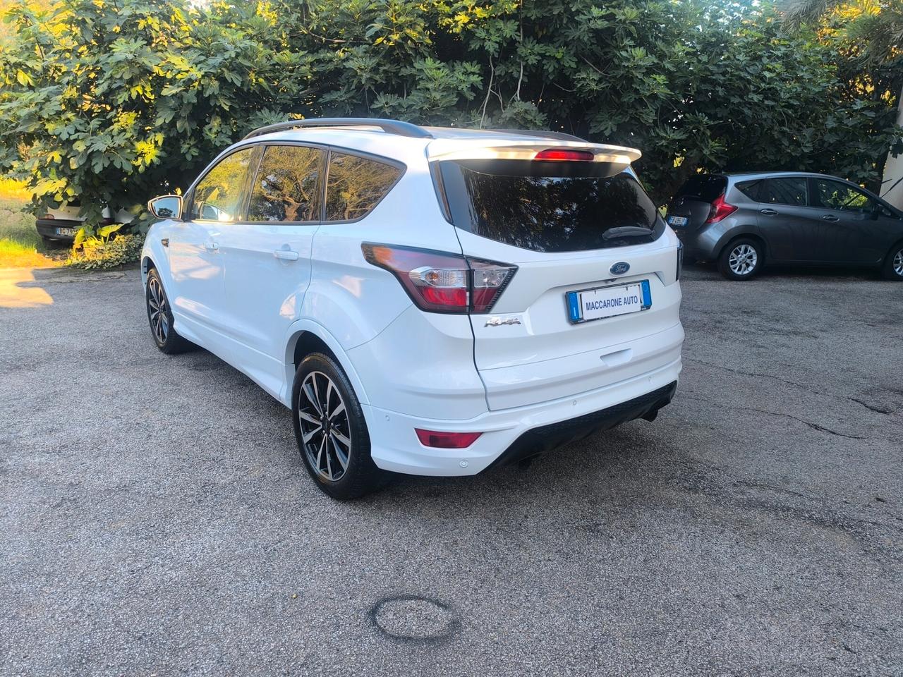 Ford Kuga 1.5 TDCI 120 CV S&S 2WD ST-Line
