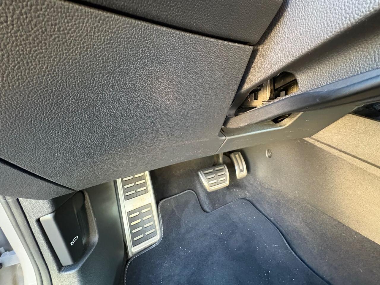 Volkswagen Golf 2.0 TDI R Line #7276