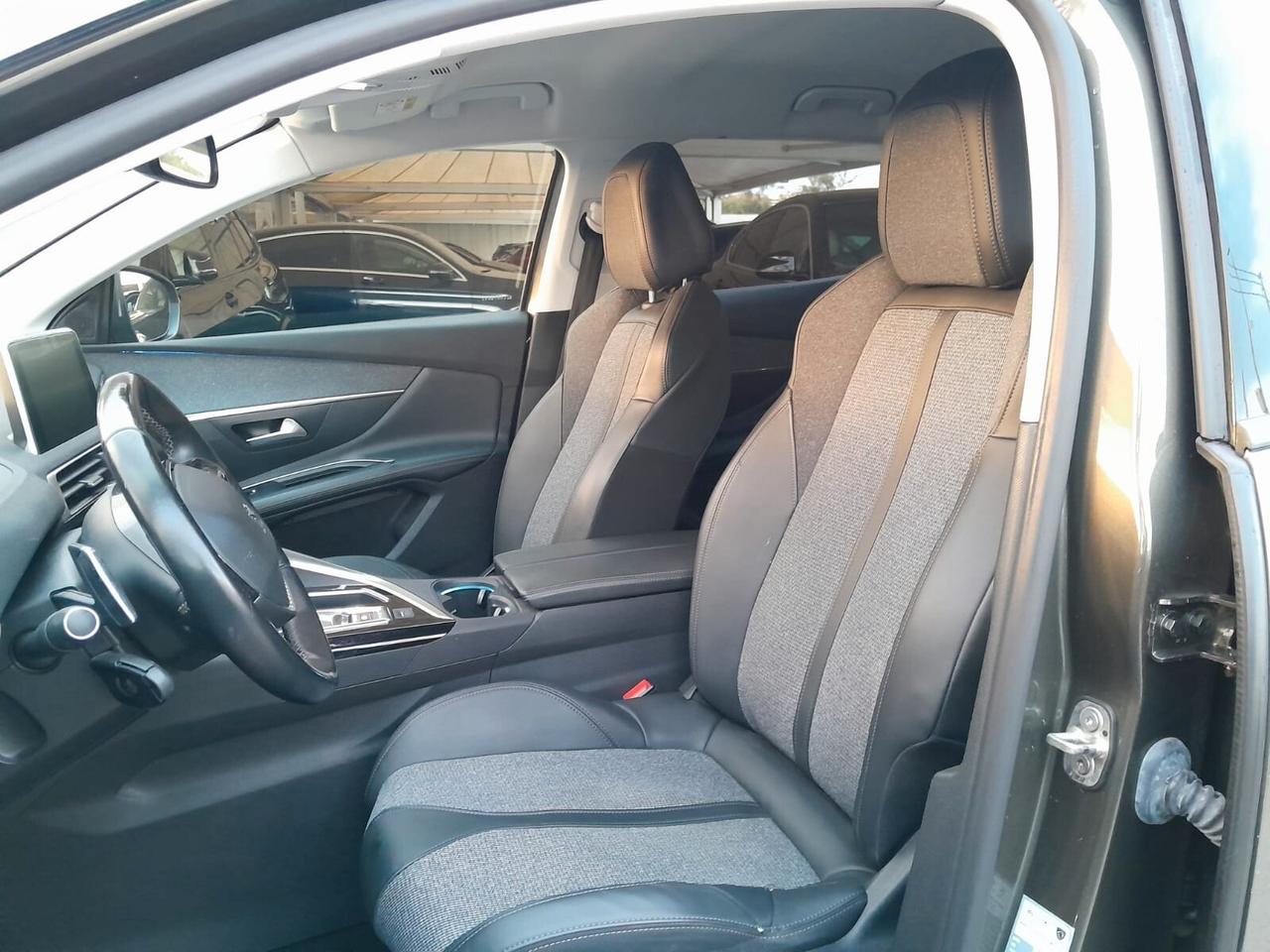 Peugeot 3008 BlueHDi 130 S&S EAT8 Allure