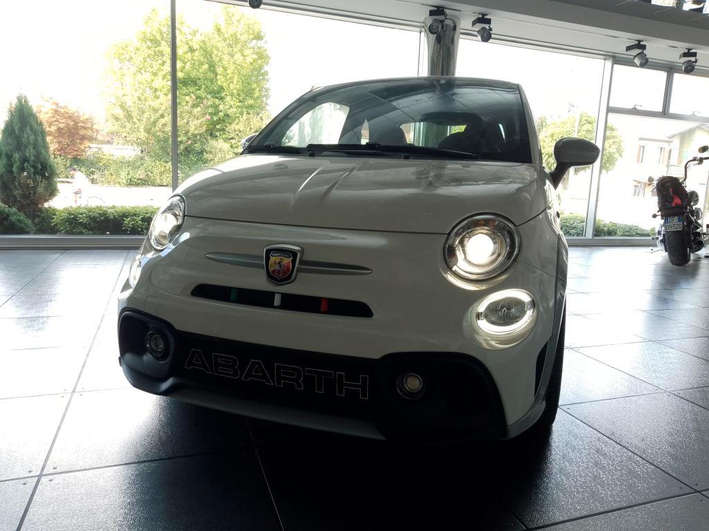 Abarth 695 1.4 t-jet 70th 180cv