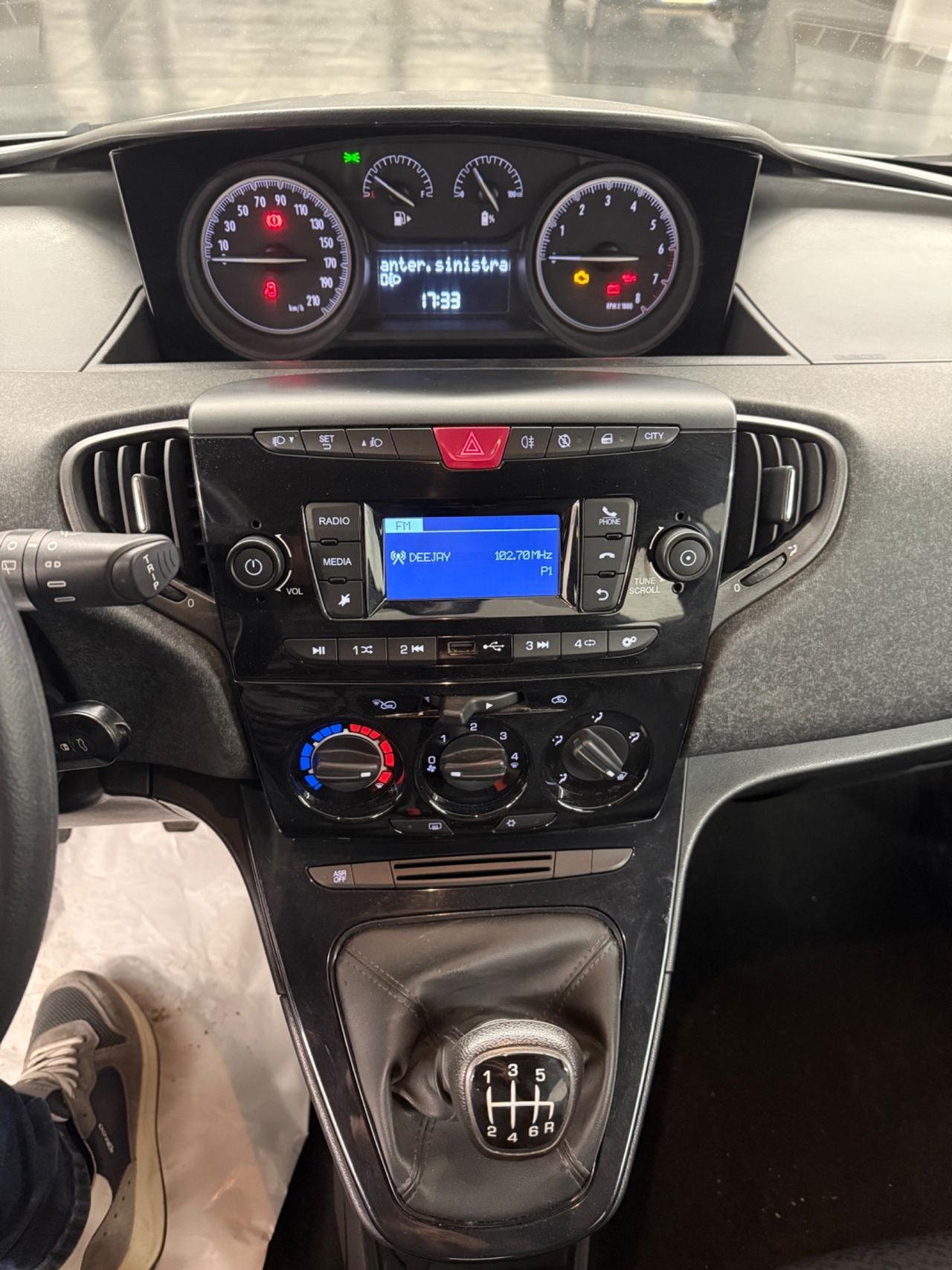 Lancia Ypsilon 1.0 FireFly 5 porte S&S Hybrid Ecochic A. Ferretti