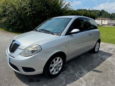 Lancia Ypsilon 1.2 Argento -Neopatentati