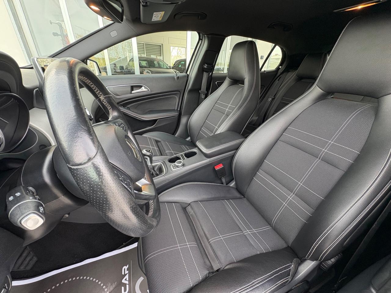 Mercedes-benz GLA 180 d Sport LED INTERNO CERCHI AMG