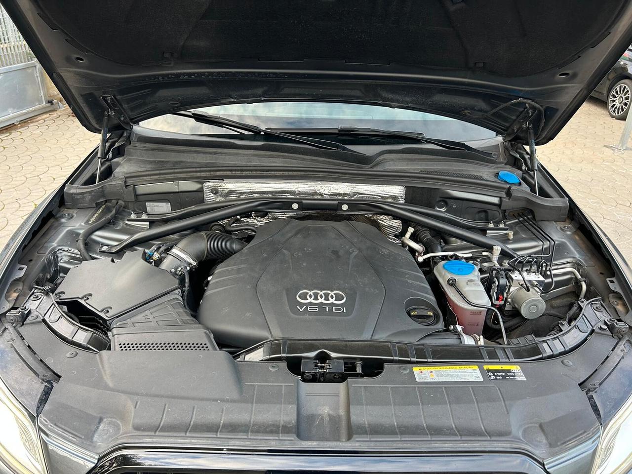 Audi Q5 3.0 V6 TDI 250 CV S-LINE