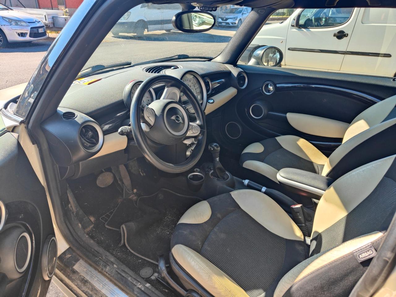 Mini Cooper Clubman .