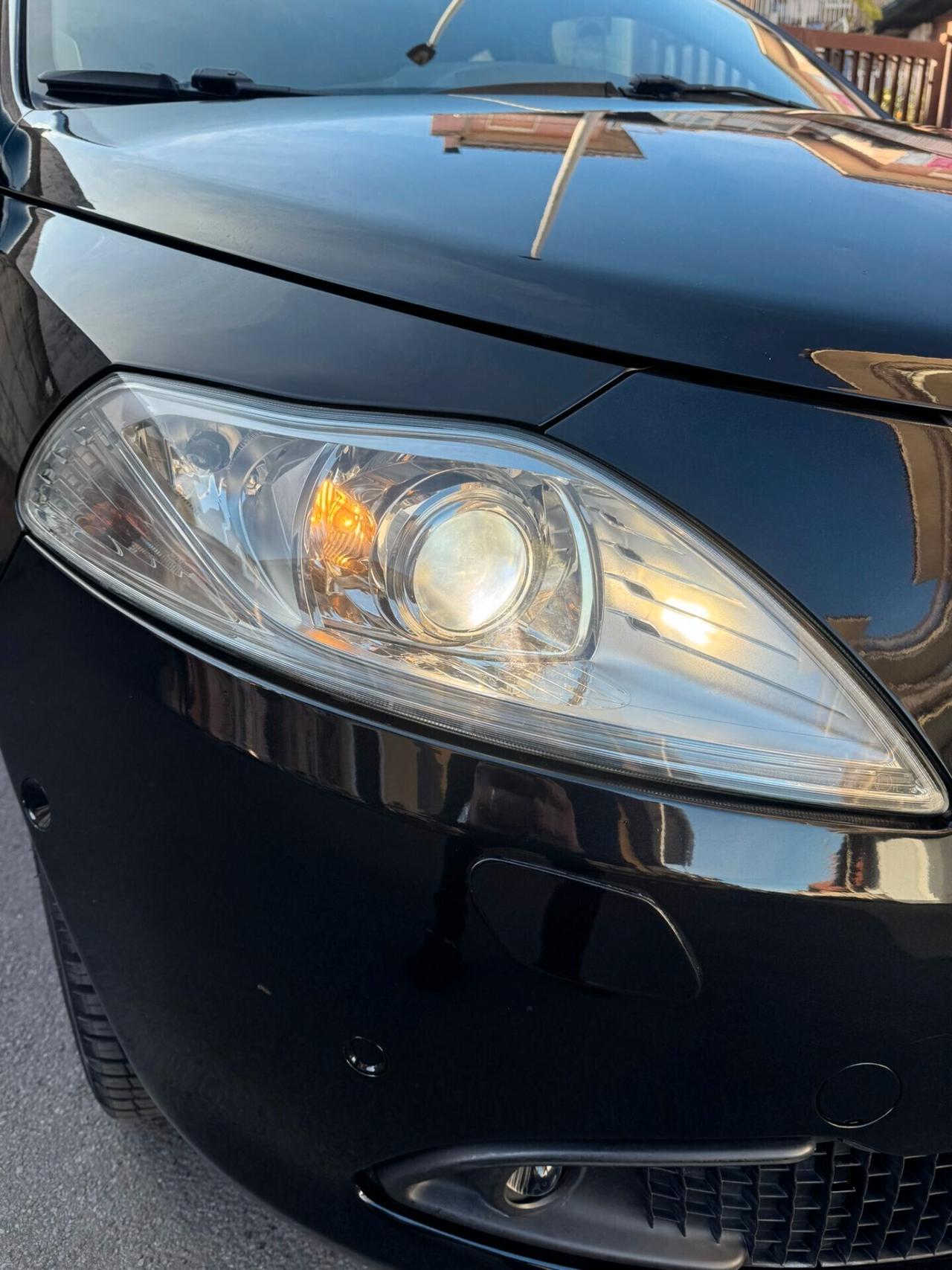 Lancia Ypsilon 1.3 MJT 16V 95 CV 5 porte S&S S Momodesign