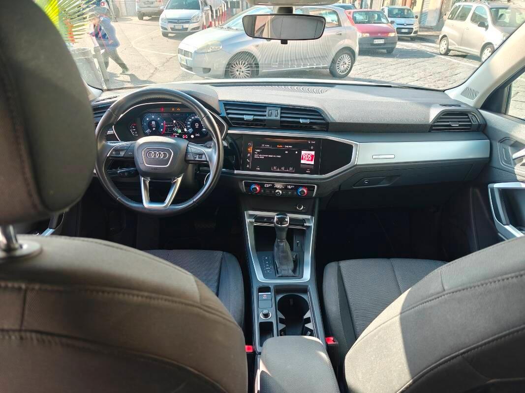 Audi Q3 35 2.0 tdi Business S-Tronic 150CV