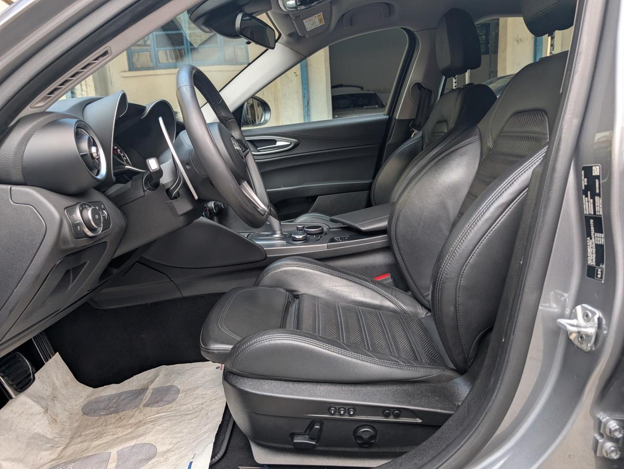 Alfa Romeo Giulia 2.2 Turbodiesel 210 CV AT8 AWD Q4 Veloce