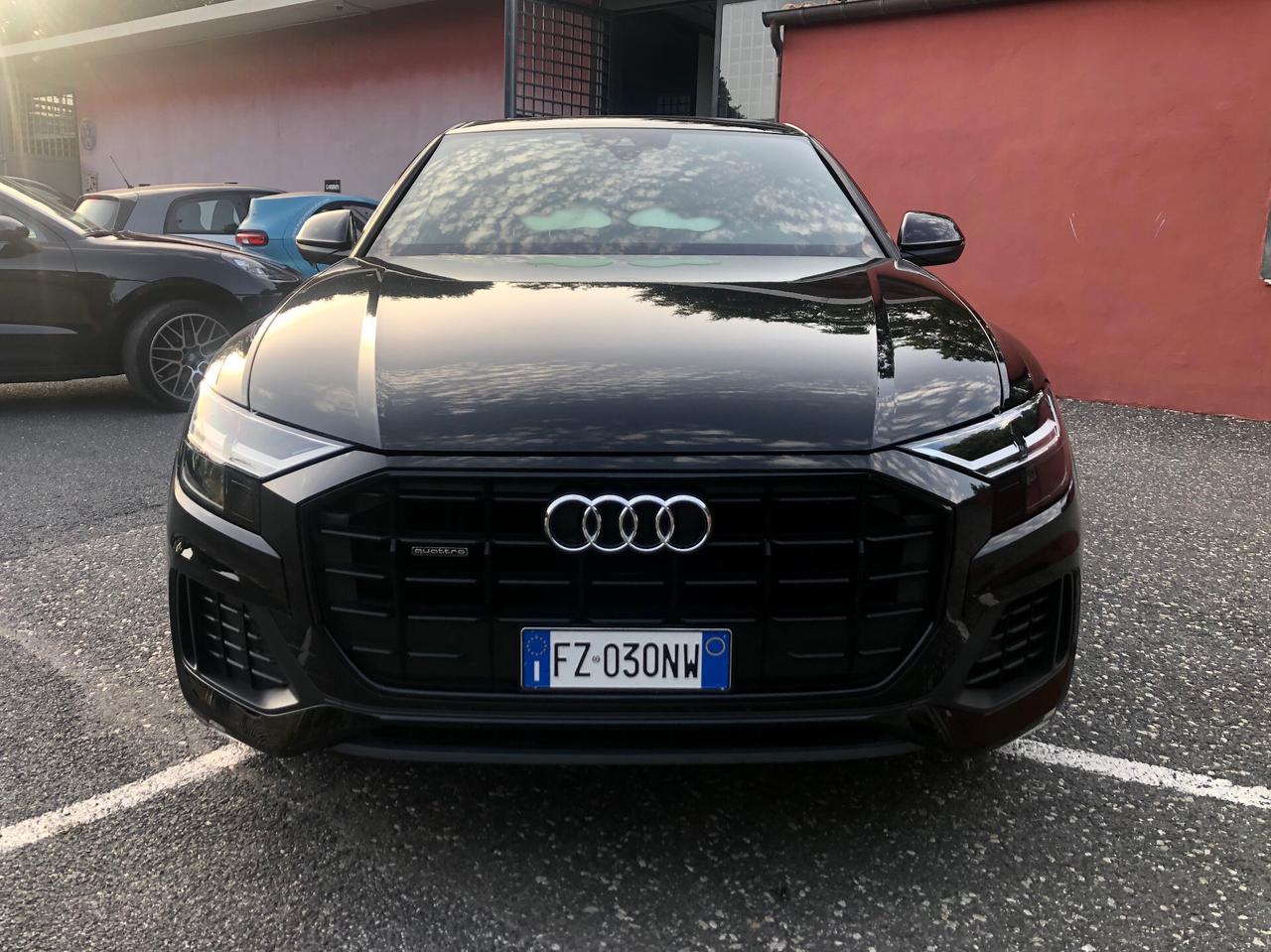 Audi Q8 50 TDI 286 CV quattro S LINE EDITION BLACK 22' TETTO PERMUTE E RATE