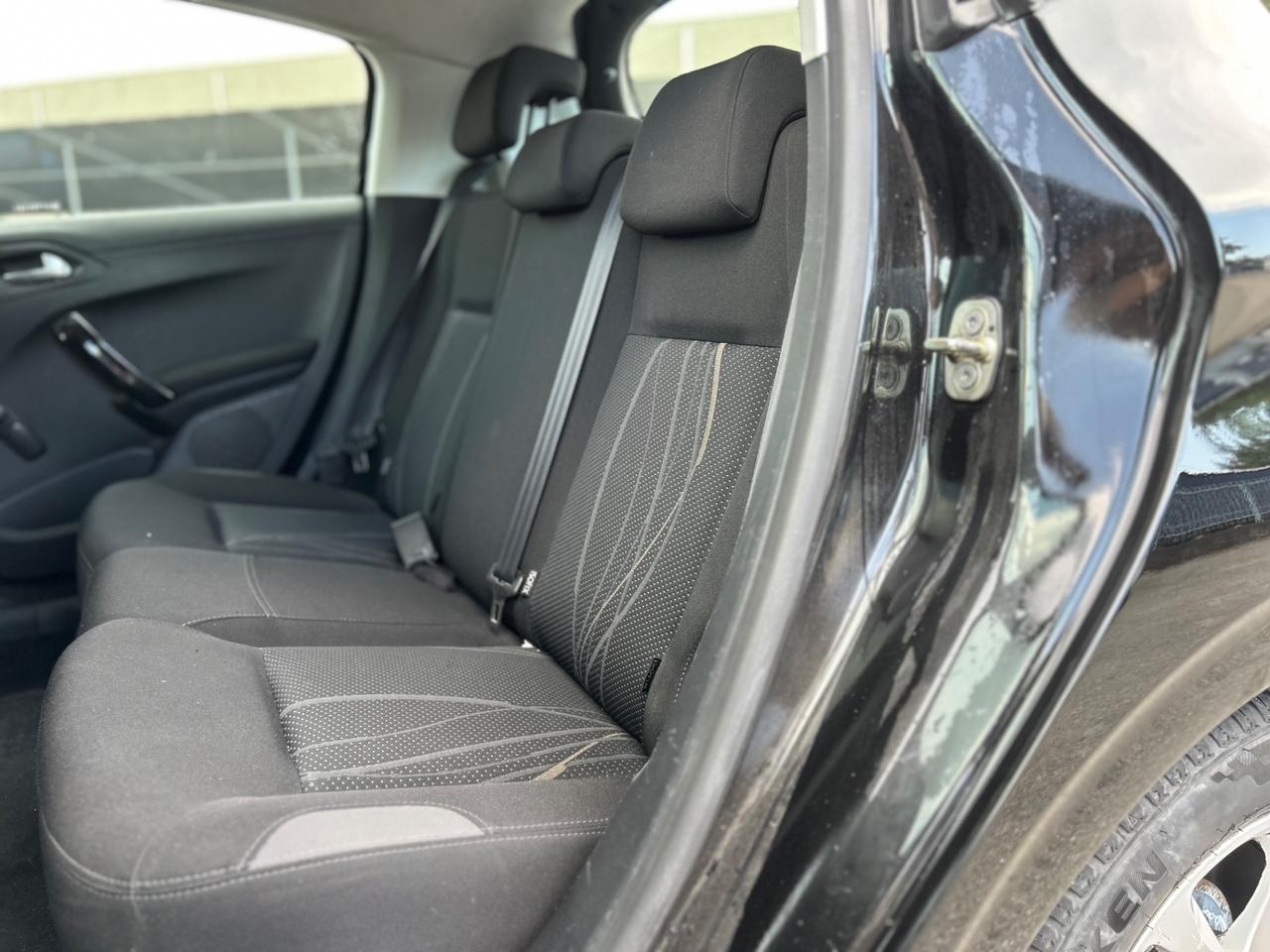 Peugeot 208 1.4 HDi 68 CV LEGGI NOTE