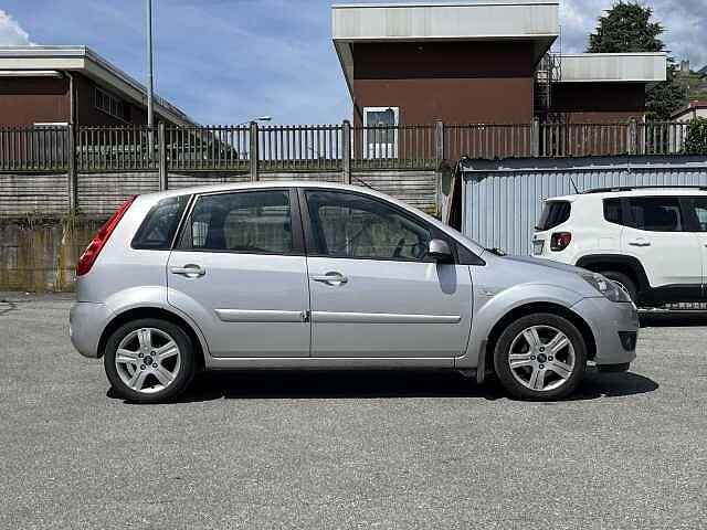 Ford Fiesta 1.2 16V 5p. Ghia