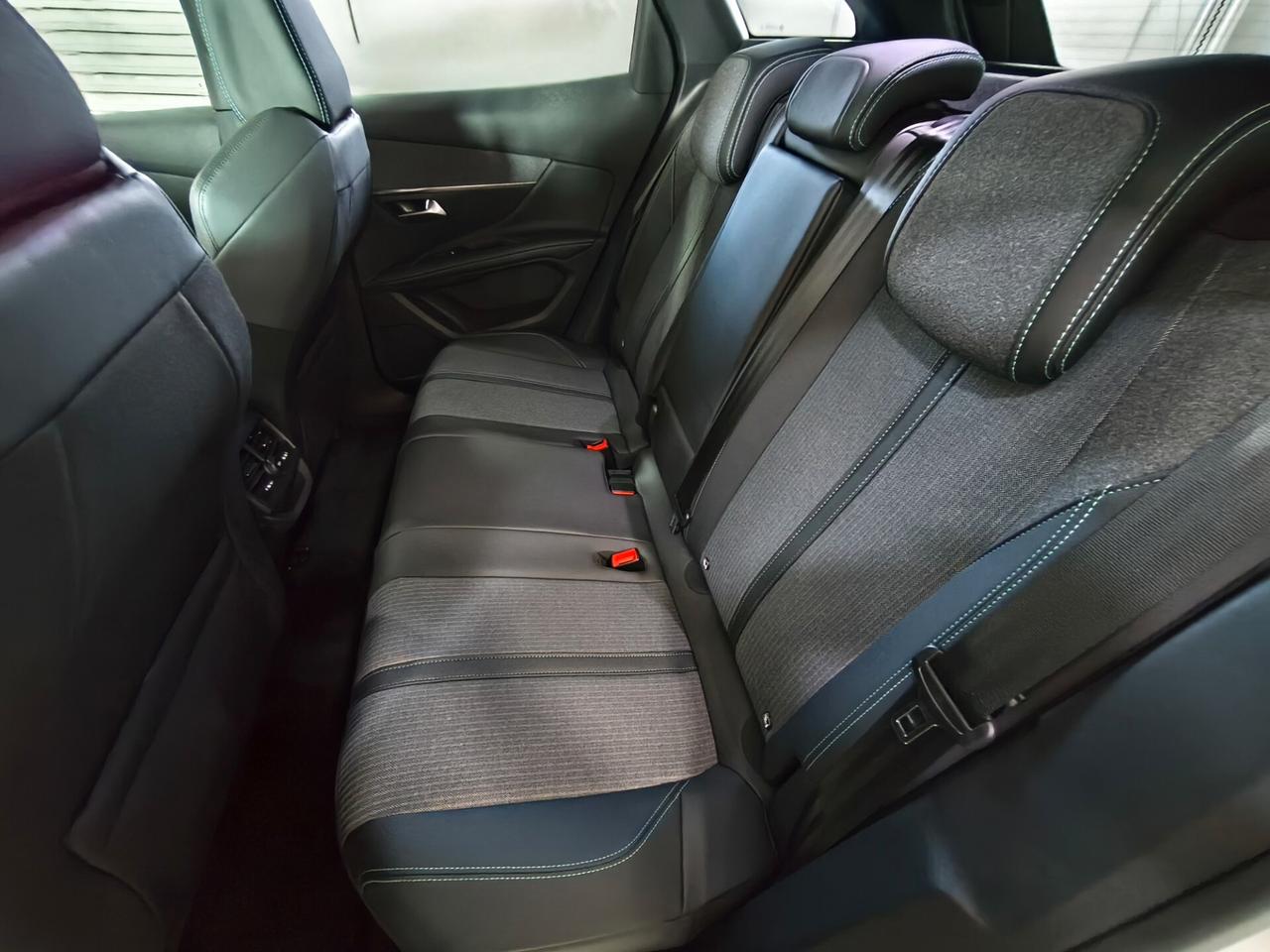 Peugeot 3008 PureTech Turbo 130 S&S EAT8 Allure Pack