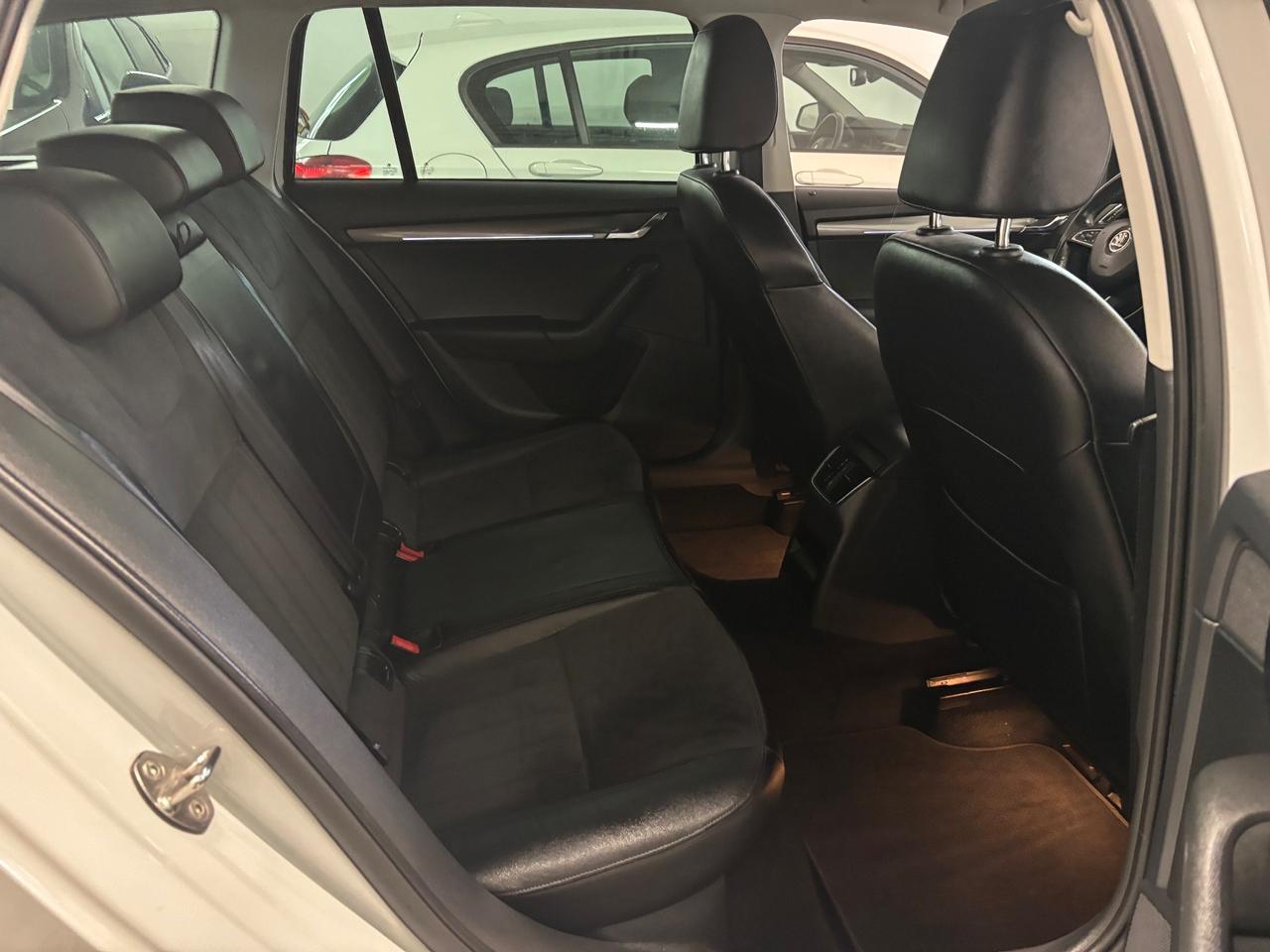 Skoda Octavia 1.4 TSI METANO AUT. |alcantara/pelle|