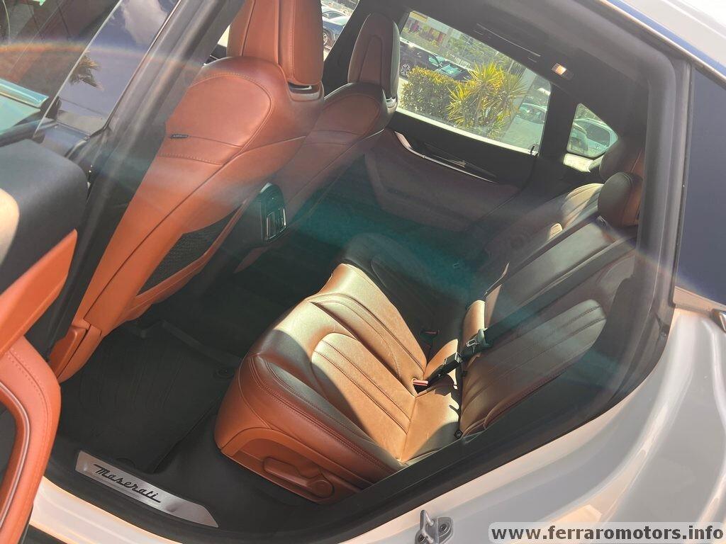 Maserati Levante V6 Diesel AWD Granlusso a 349 euro al mese