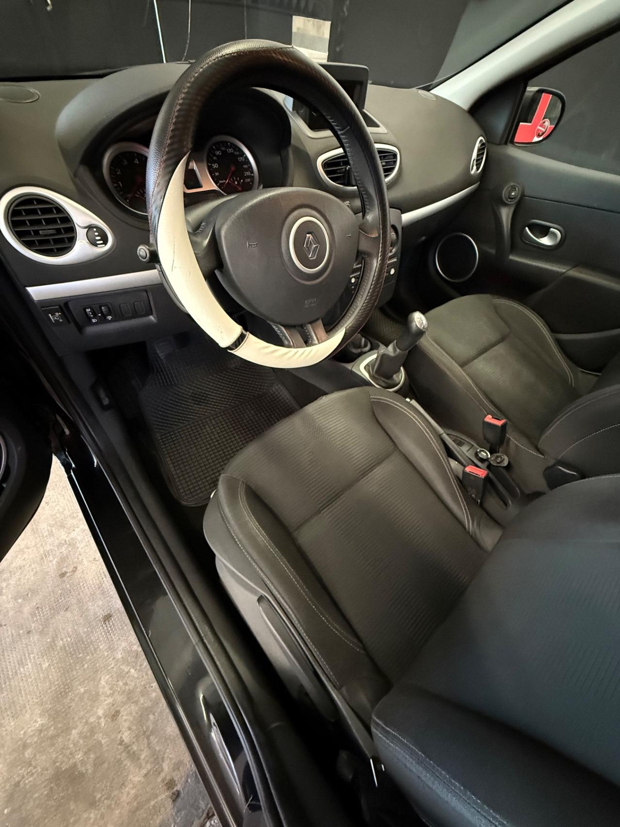 Renault Clio 1.2 16V 5 porte Dynamique