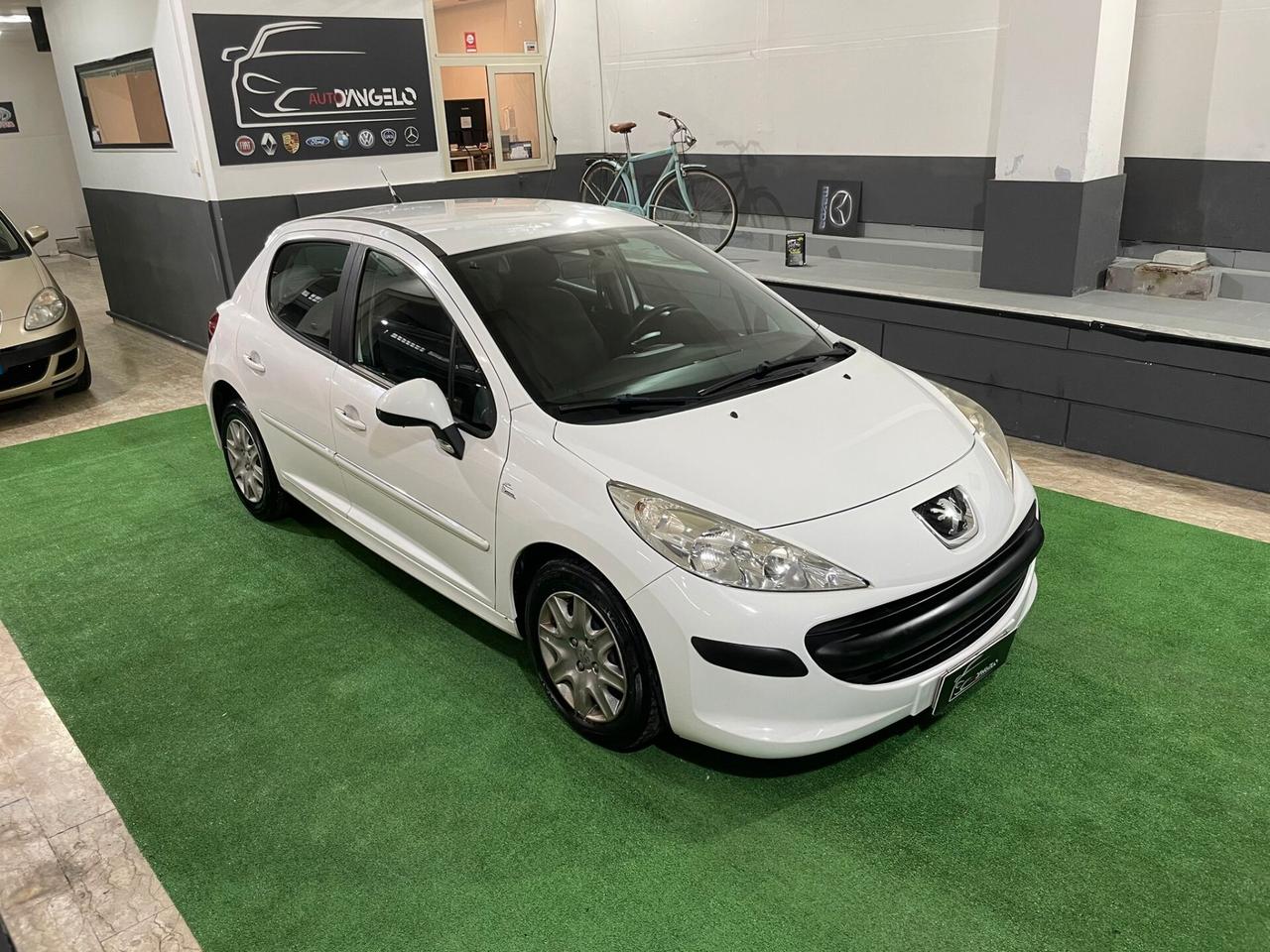 Peugeot 207 1.4 8V 75CV 5p. Active