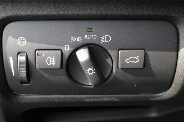 VOLVO V40 Cross Country D2 Business FULL-LED