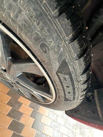 TOYOTA Yaris 3 serie Yaris 1.0 5 porte Trend ...