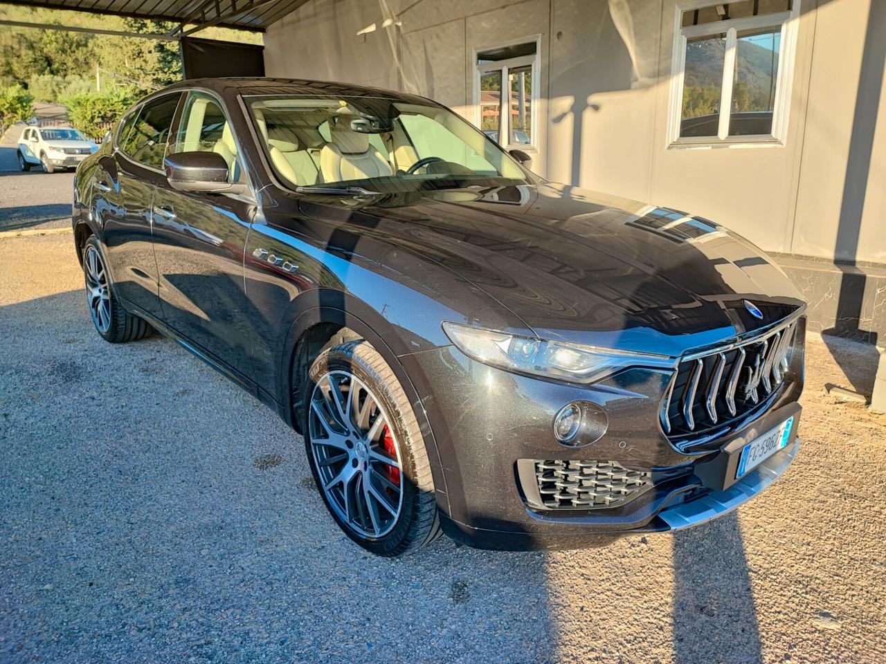 Maserati Levante V6 Diesel 275 CV AWD