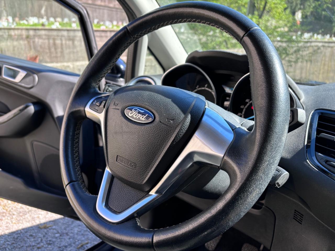 Ford Fiesta 1.0 EcoBoost 100CV 3 porte Black & White Edition