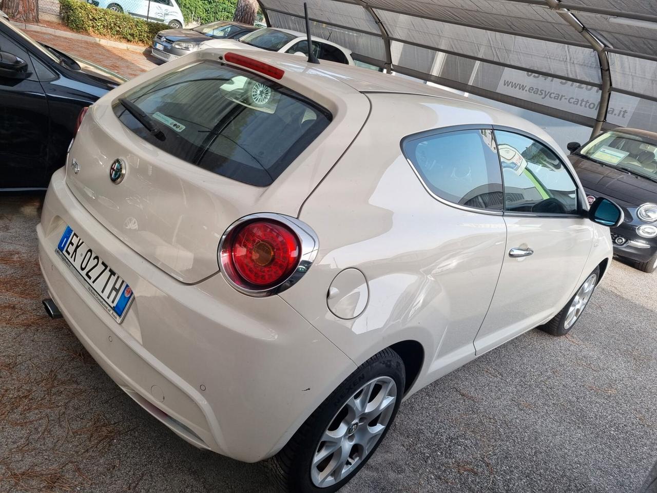 Alfa Romeo MiTo 1.3 JTDm-2 95 CV S&S Distinctive Sport Pack