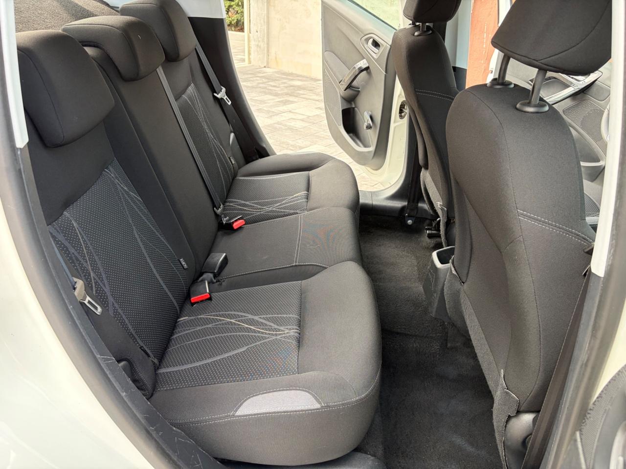 Peugeot 208 1.2 benzina 2014