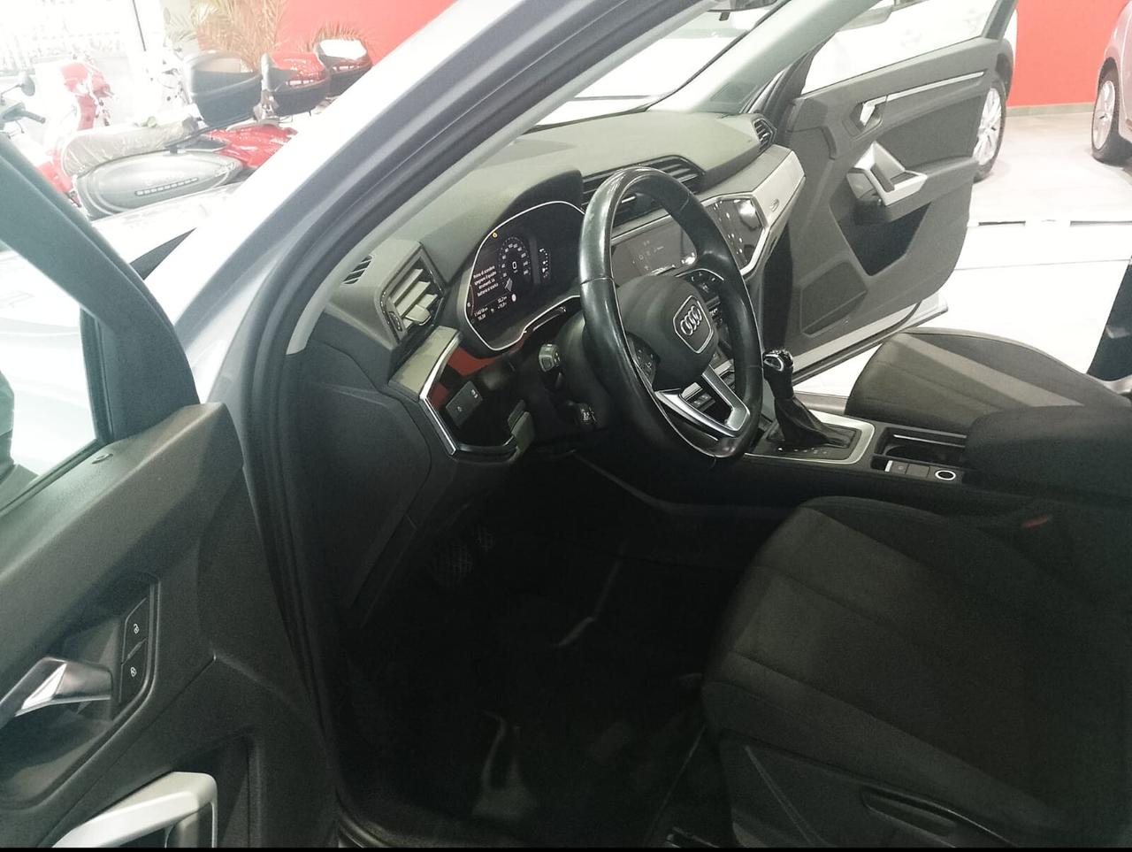 Audi Q3 35 TDI S tronic Business