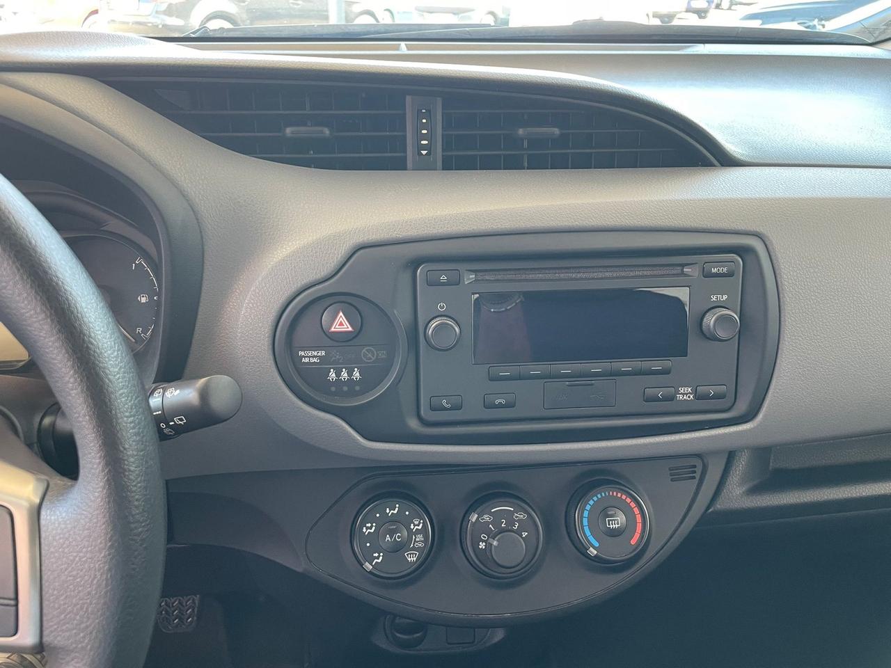 Toyota Yaris 1.0 72 CV 5 porte LOUNGE GPL