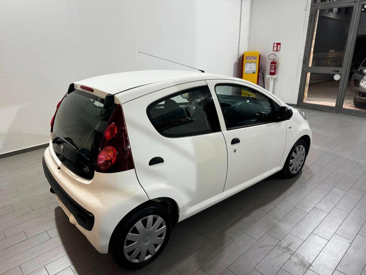 Peugeot 107 1.0 benz 68cv 5porte Active 2012