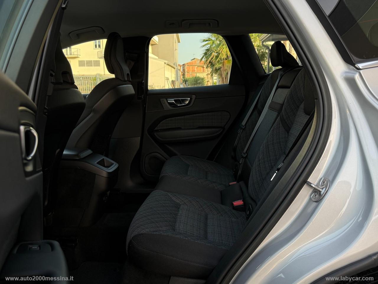 VOLVO XC60 B4 (d) AWD Geartronic Momentum Pro