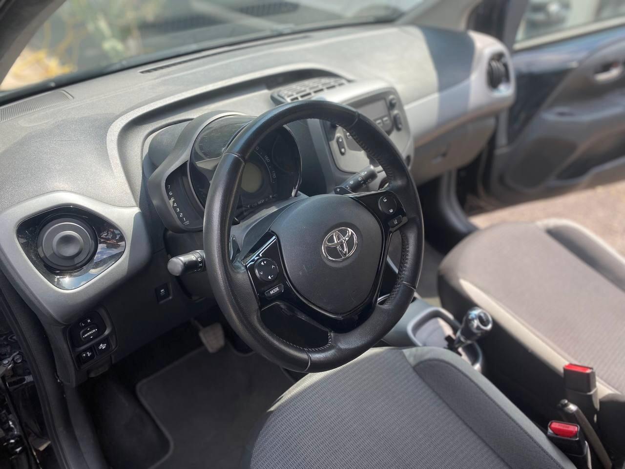 Toyota Aygo Connect 1.0 VVT-i 72 CV 5 porte x-cool