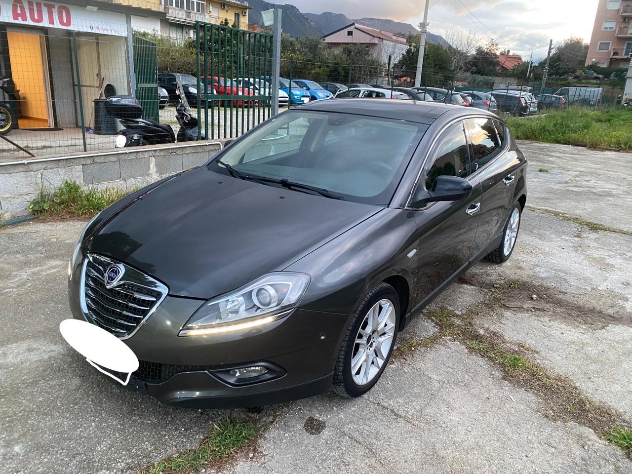 Lancia Delta 1.6 MJT DPF 105 CV Silver