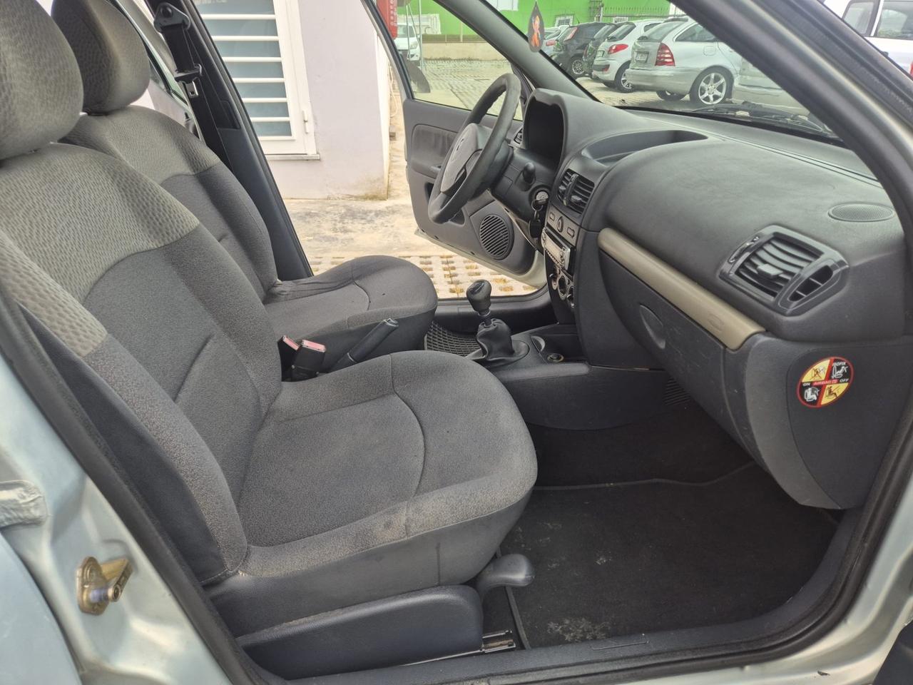 Renault Clio 1.2 cat 5 porte Confort Authentique