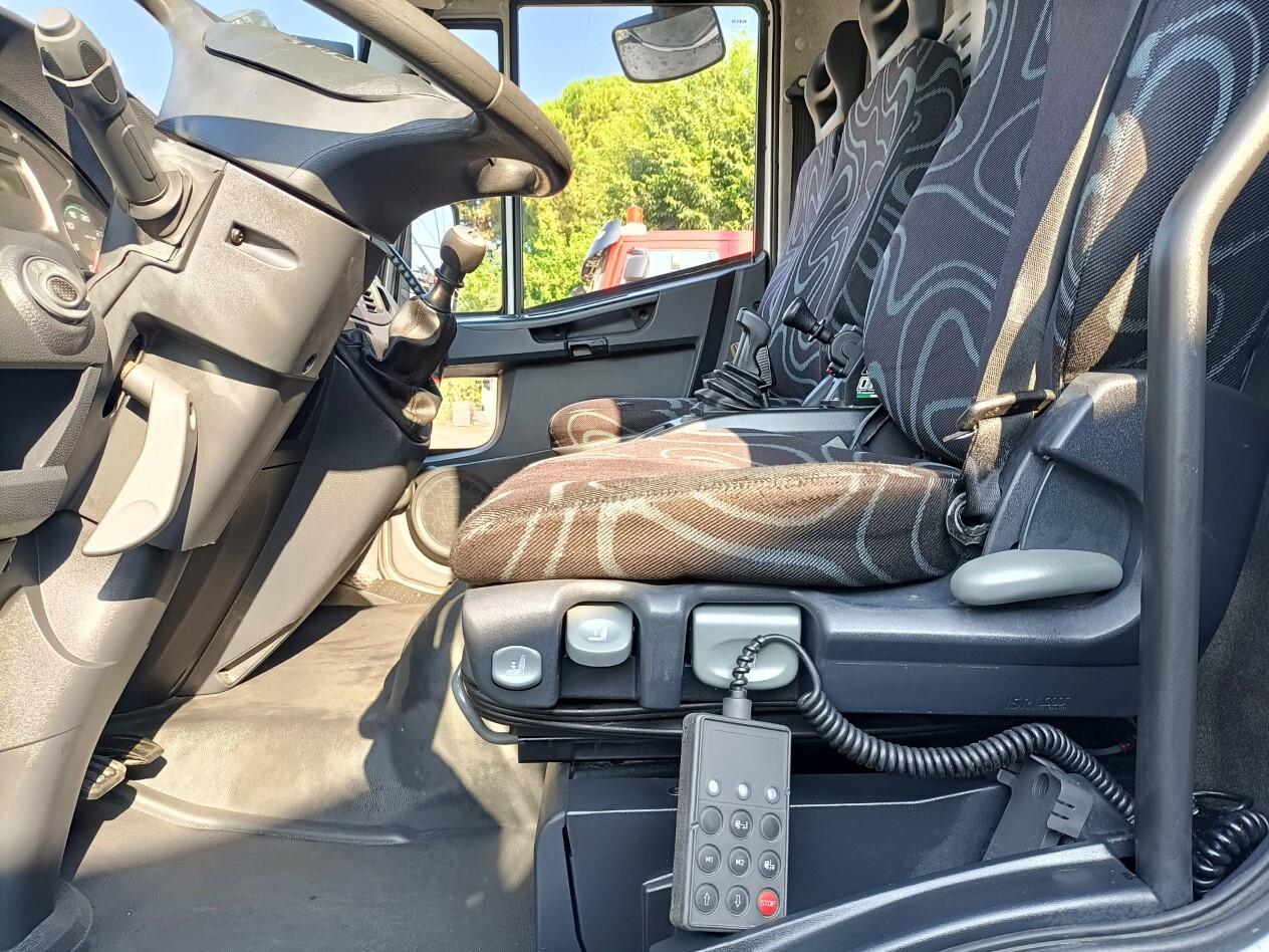 IVECO EUROCARGO 120EL19 ribaltabile, gru e Radiocomando nuovi