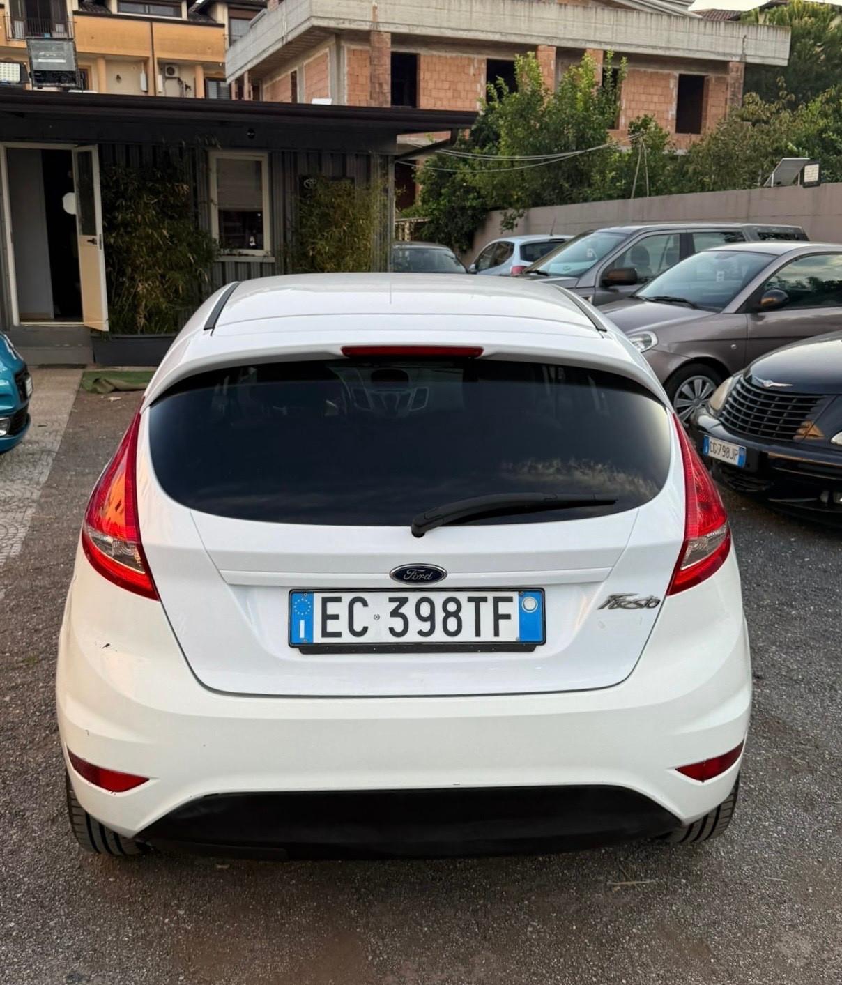 Ford Fiesta 1.4 16V 5p. Bz.- GPL Titanium Bs.
