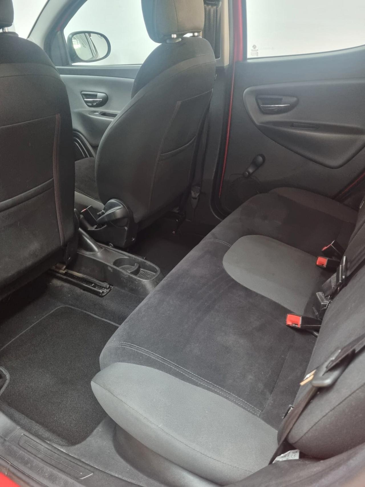 Lancia Ypsilon