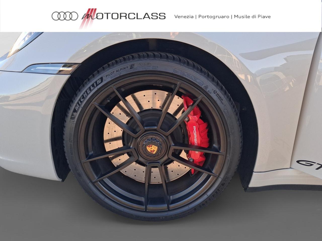 Porsche 911 coupe 3.0 carrera 4 gts pdk