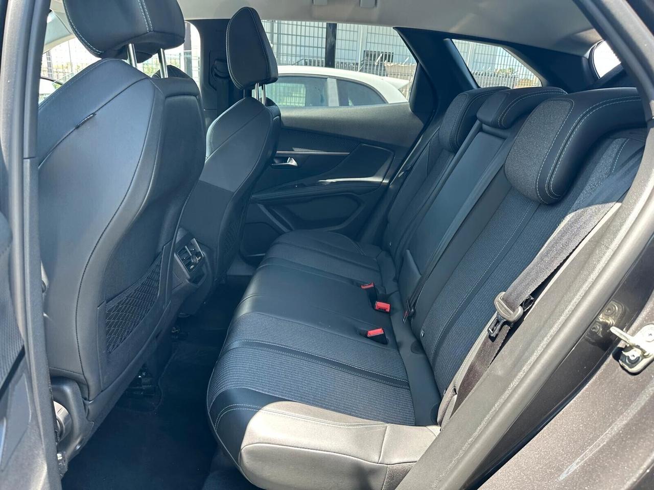 Peugeot 3008 BlueHDi 1.5HDI 130CV Allure 2022 IMPECCABILE